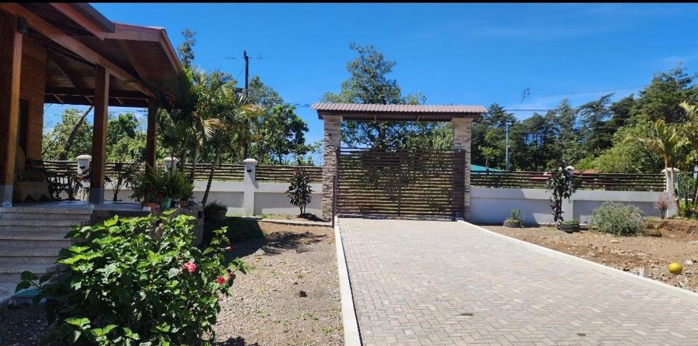 Апартаменты Cabina Monteverde Soan De Montana Экстерьер фото