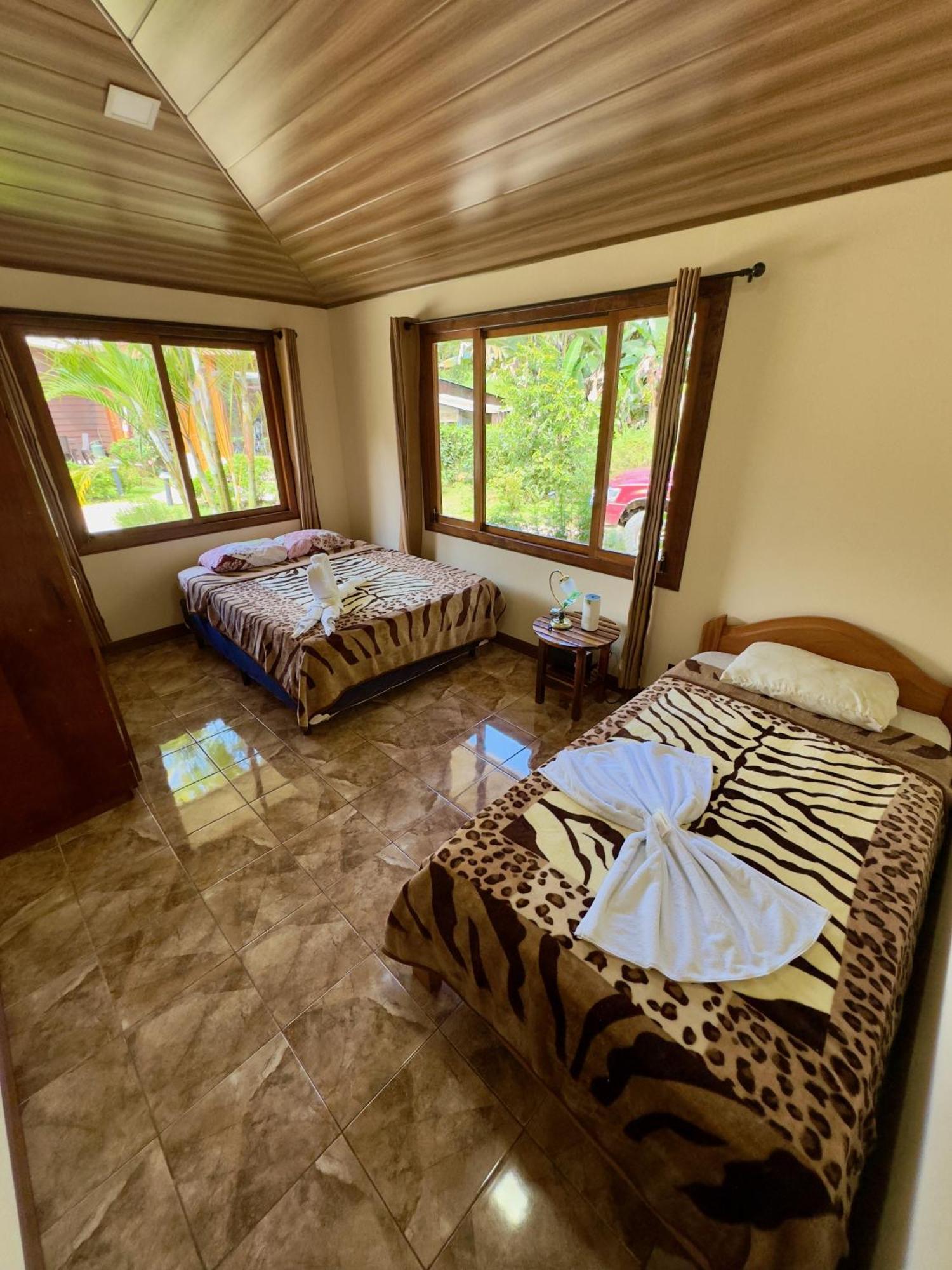 Апартаменты Cabina Monteverde Soan De Montana Номер фото